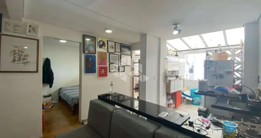 Apartamento de 2 Quartos em Santa Cecília, Próximo ao Metro