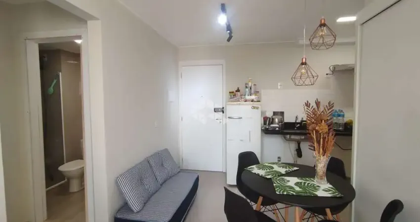 Apartamento TOTALMENTE reformado com 35 mts 2 dorms, lazer completo sem vaga