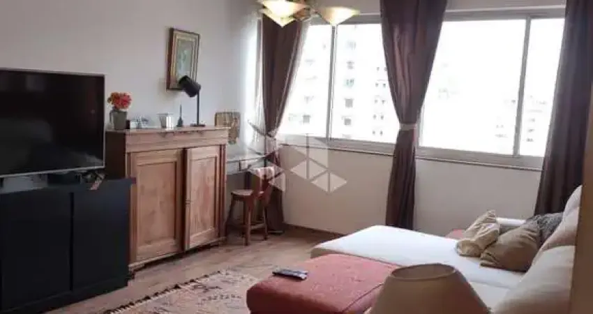 Apartamento 137 m², sendo 3 dormitórios ,sala ampla e 2 vagas . Próximo a Estação Paraíso.