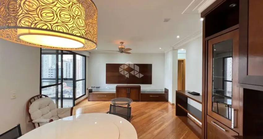 Apartamento com 4 dormitórios sendo 3 suítes e 4 vagas de garagem, localizado na Vila mariana
