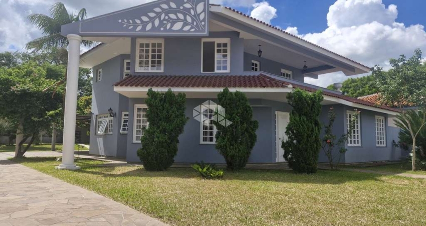 Casa com 03 dormitórios à venda no bairro Camobi em Santa Maria