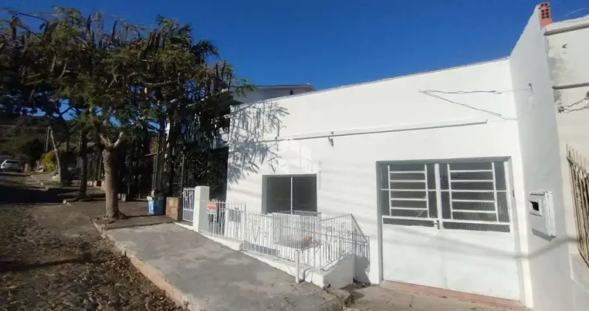 Casa com 03 dormitórios à venda no Bairro Itararé em Santa Maria RS