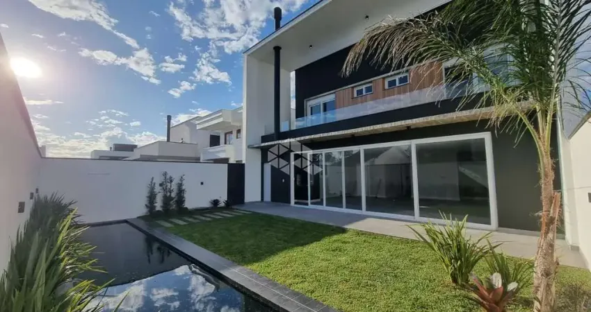 Casa de 03 quartos com suíte, 4 vagas e 357m² à venda no bairro São José em Santa Maria