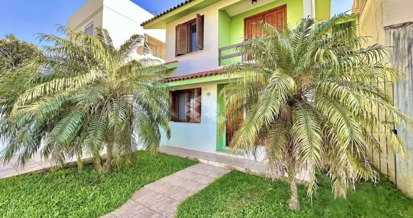 Casa com 04 quartos a venda no bairro Camobi, próximo a UFSM em Santa Maria.