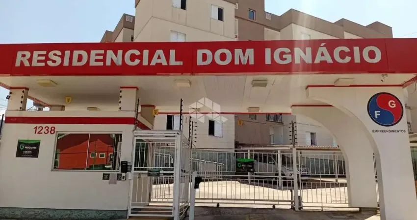 Apartamento novo 02 quartos, com sacada, garagem em condomínio fechado à venda em Santa Maria