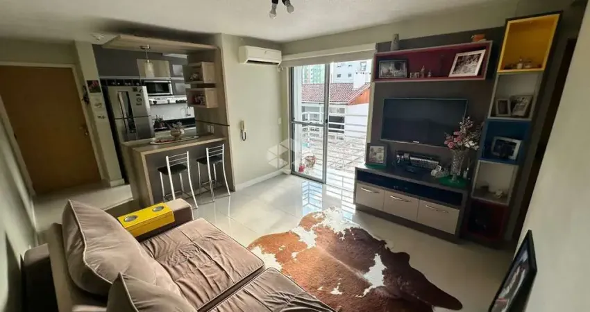 Apartamento 3 Dormitórios Semimobiliado à venda no Bairro Nossa Senhora Medianeira em Santa Maria