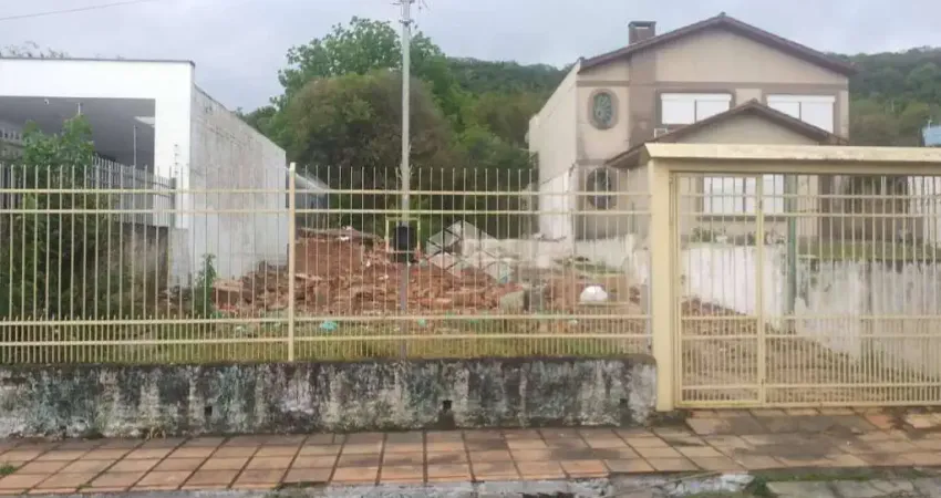 A venda  terreno de 10m x 40m bairro Itararé em Santa Maria