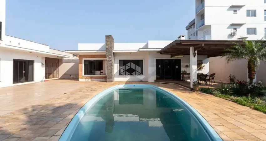 Casa de alto padrão à venda com 4 Quartos em Camobi Santa Maria - RS