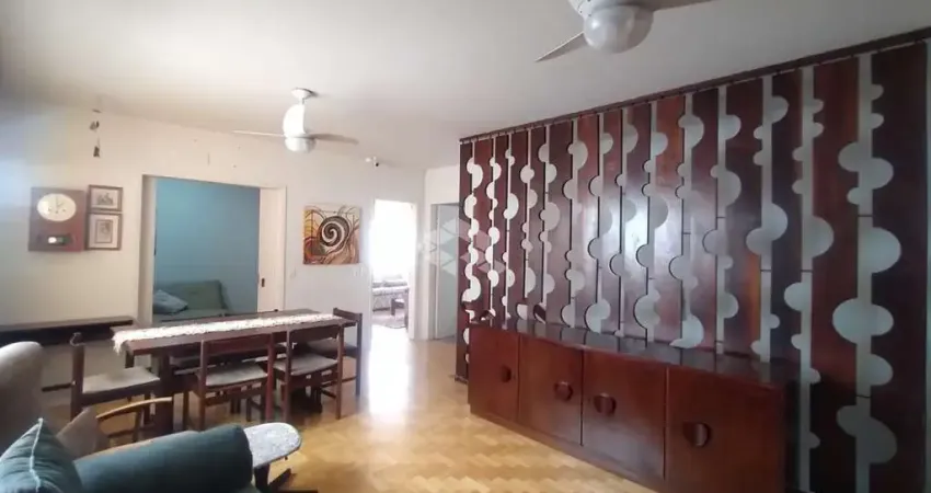 CASA COM 5 QUARTOS E 281m² EM ÁREA DE 526m² POR R$ 1.090.000 SEMI-MOBILIADO NO BAIRRO DORES