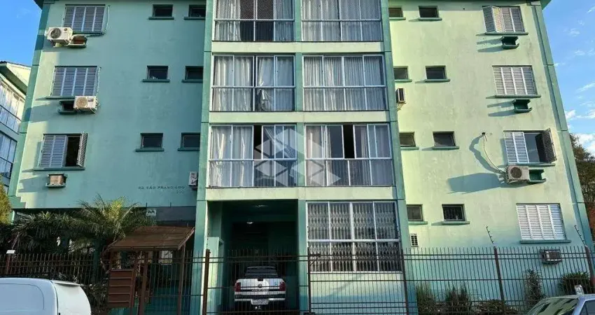 Apartamento à venda de 3 quartos, uma suíte, no bairro Nossa Senhora de Lourdes, Santa Maria - RS