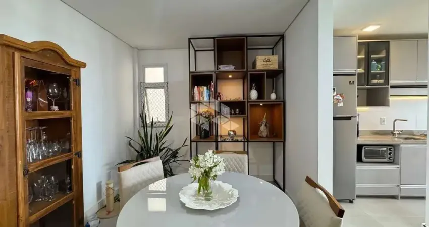 Apartamento semi-mobiliado à venda de 2 quartos com suíte em Camobi, Santa Maria - RS