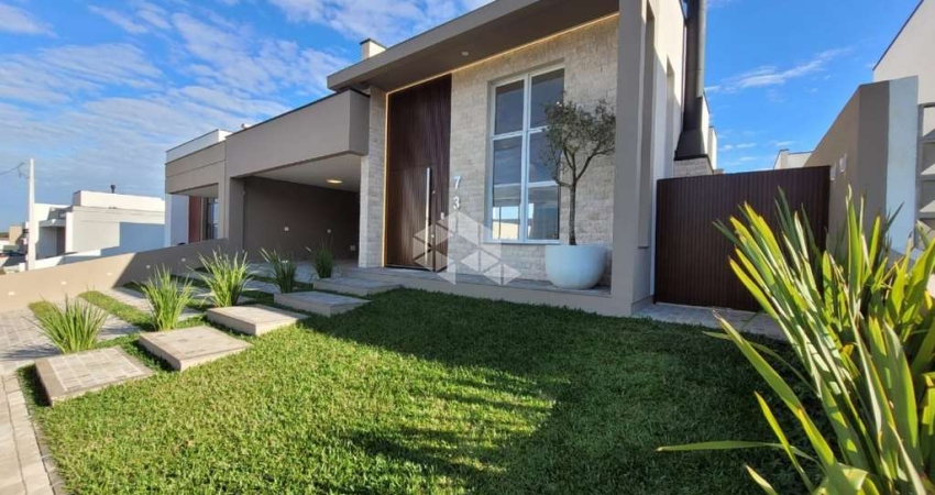 Casa Nova à Venda com 3 quartos, suíte com closet em Condomínio Fechado