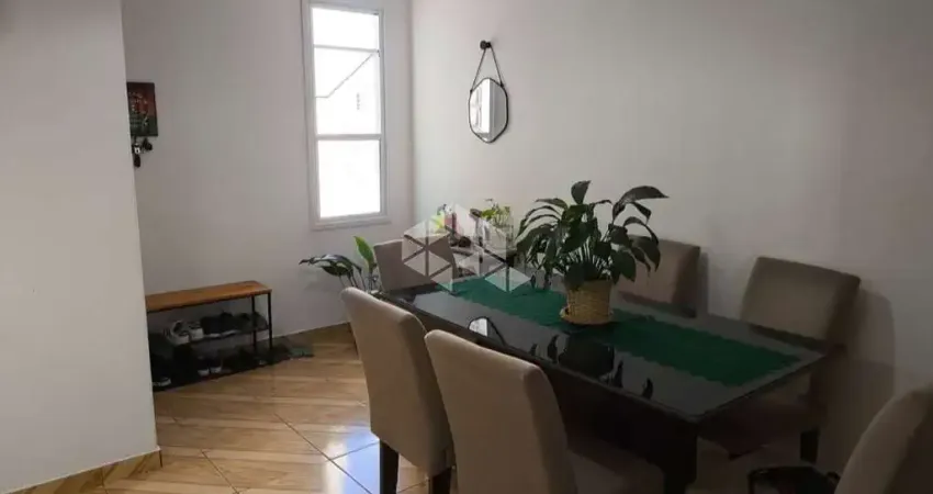 Apartamento a venda na cidade de Pelotas, 2 dormitórios, 1 banheiro,