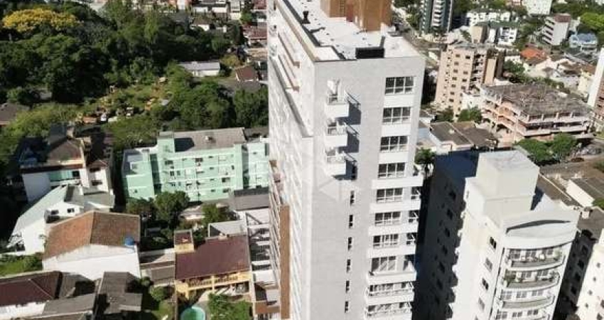 Apartamento 03 suítes, com box duplo em condomínio vertical à venda em Santa Maria