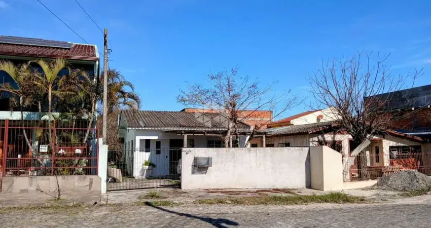 Casa à Venda com 02 Quartos no bairro Passo D´Areia em Santa Maria