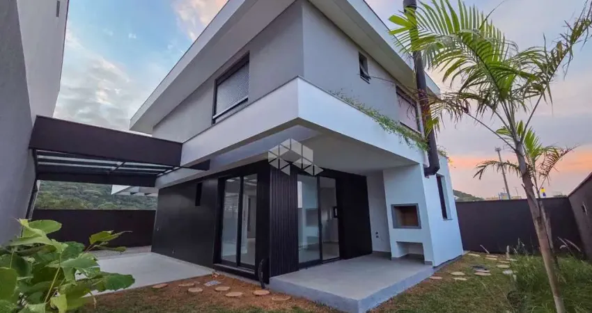 Casas de 3 suítes para venda na LAGOA DA CONCEIÇÃO - FLORIANÓPOLIS/SC
