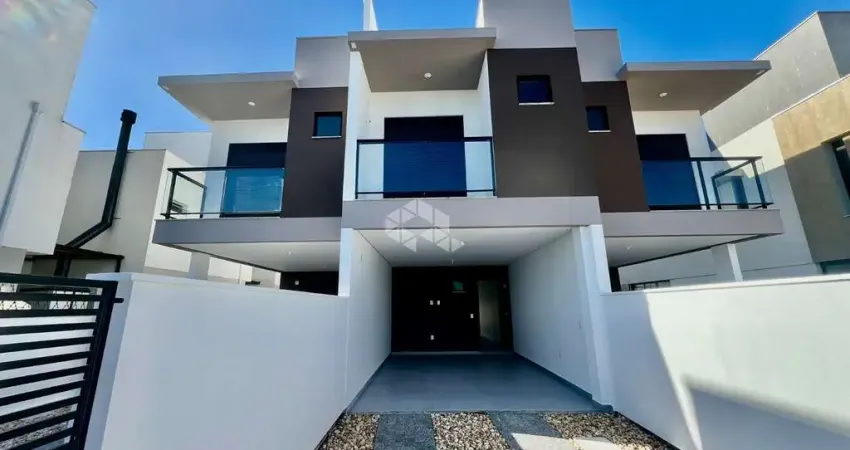 CASA SOBRADO NOVO COM 3 SUÍTES SACADA E DUAS VAGAS NO CAMPECHE EM FLORIANÓPOLIS