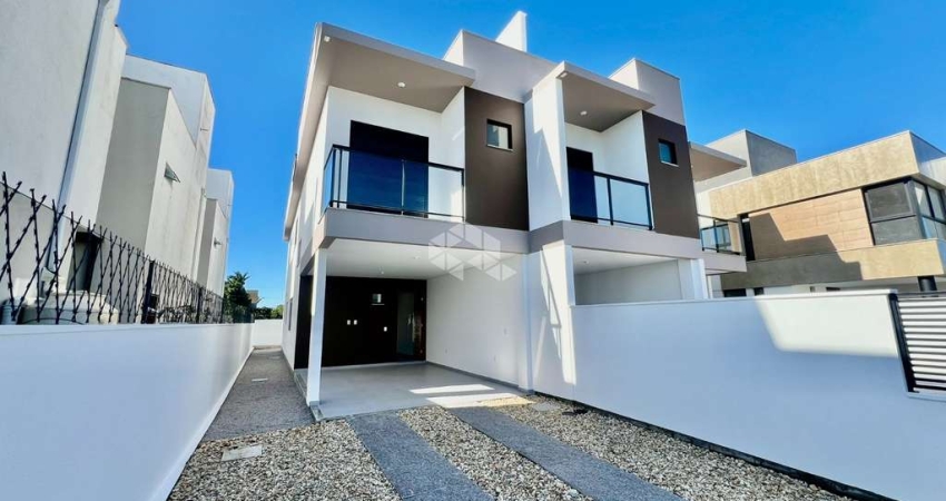 CASA SOBRADO NOVO COM 3 SUÍTES SACADA E DUAS VAGAS NO CAMPECHE EM FLORIANÓPOLIS