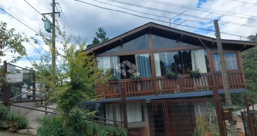 Uma casa a venda no bairro três Pinheiros em Gramado