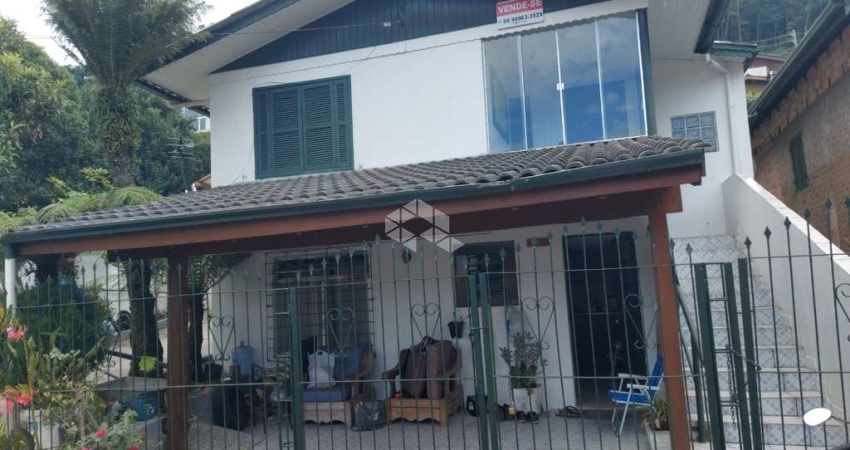 Casa 275m²  á venda em Gramado  bairro tres pinheiros