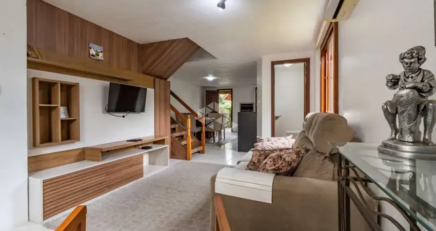 Casa Triplex Mobiliada com 3 Dormitórios em Localização Privilegiada