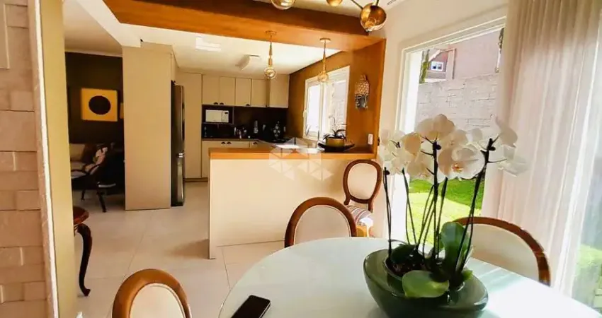 Casa triplex geminada próxima ao Laje de Pedra - Canela, RS.