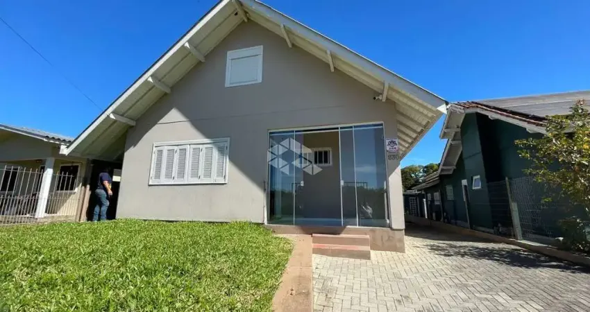 Casa 2 dormitorios , localizada no bairro boeira, cidade de canela rs