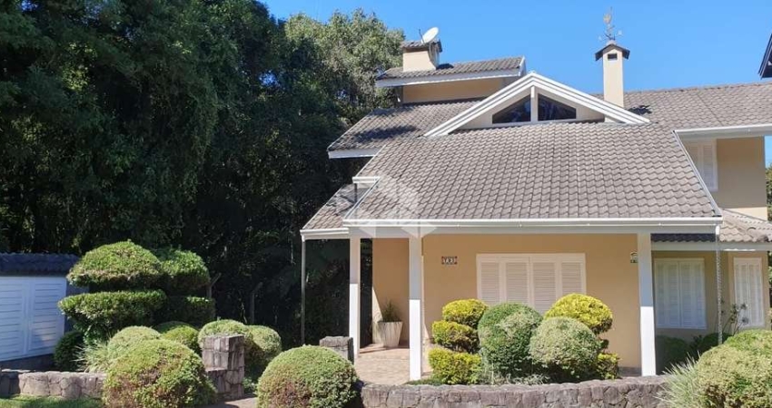Casa em Residencial das Bromélias uma quadra do lago Negro em Gramado