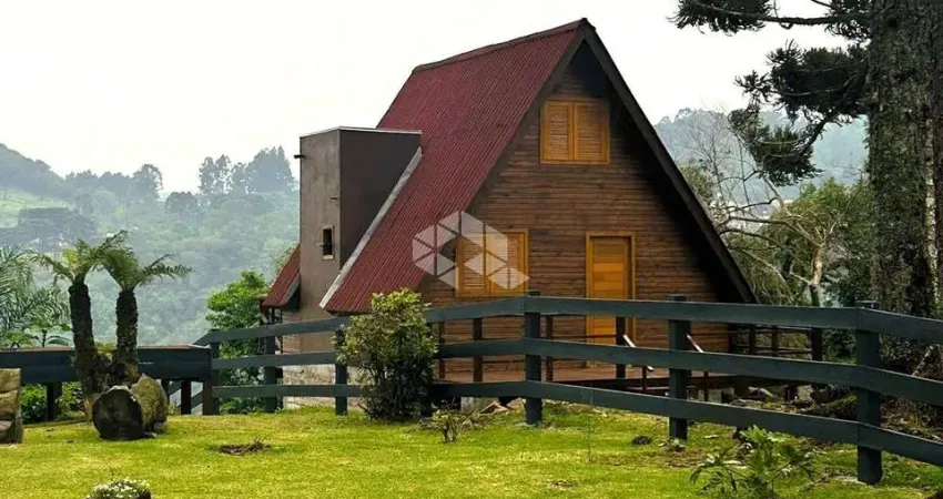Chalé à venda com 1 quarto/dormitório, vagas/box no bairro Carazal em Gramado/RS.