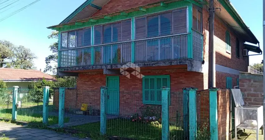 casa  72 m², 6 dormitórios, sendo suite, localizada no bairro luiza