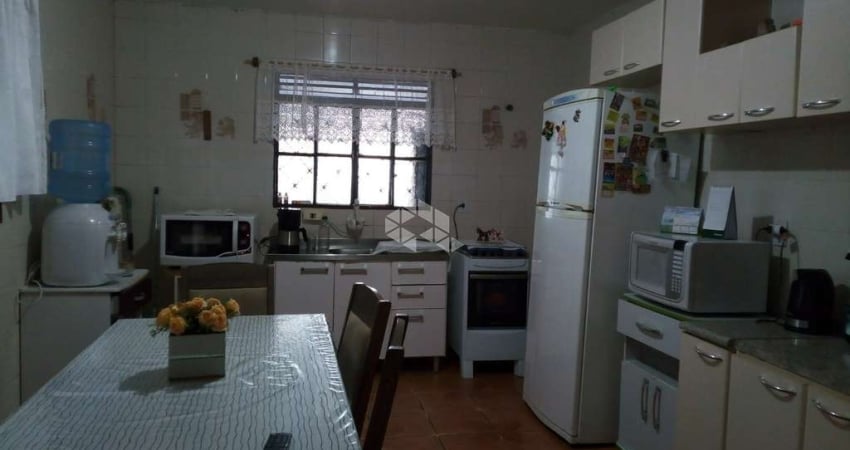 Casa com 4 quartos à venda na Rua Tamoio, 2455, Niterói, Canoas