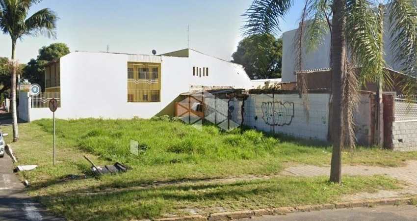 Terreno com 300 m² de esquina a 100 metros da Av  Boqueirão
