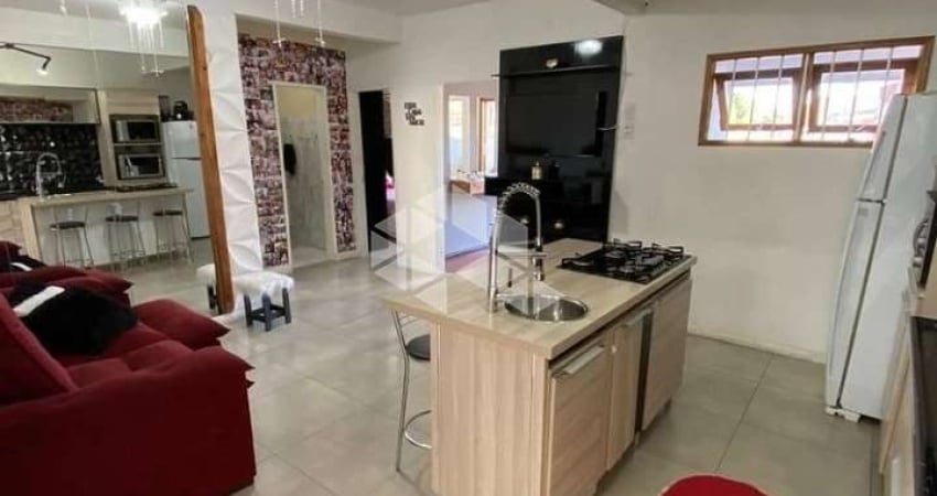 Casa com 2 dormitórios e vaga coberta em Sapucaia do Sul