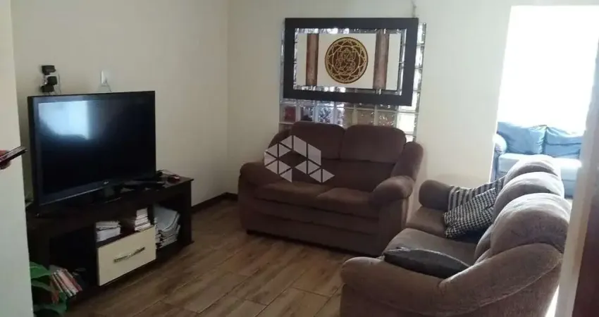 Linda Casa com 3 Dormitórios sendo 1 suite , no Bairro Tamandaré - Excelente Localização em Esteio/RS