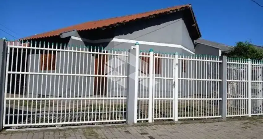 Casa 2 Quartos para  Vender  em  Condomínio R$ 215.000
