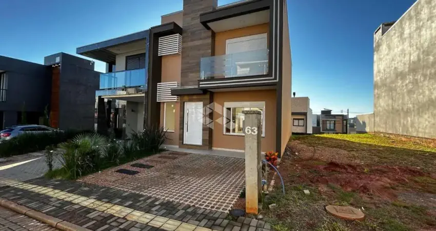 Casa em Condomínio Fechado com 3 Quartos e Suíte - Gravataí