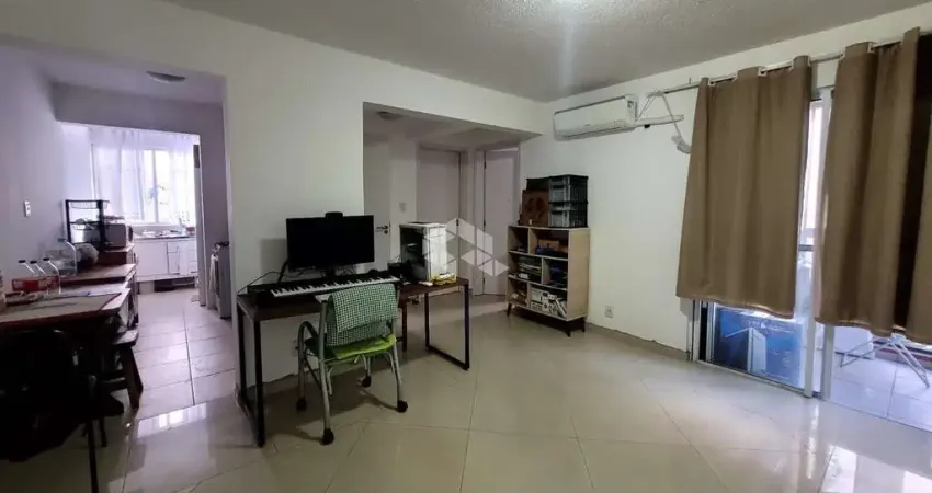 Apartamento térreo  PNE com 2 dormitórios / sacada com churrasqueira e 1 vaga