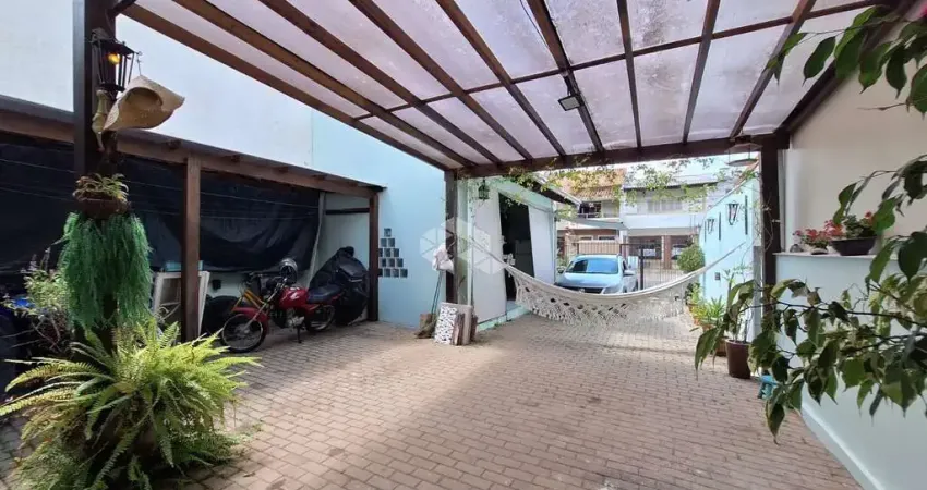 Casa 2 Quartos, Espaço Gourmet, 3 vagas de garagem por R$440.000,00