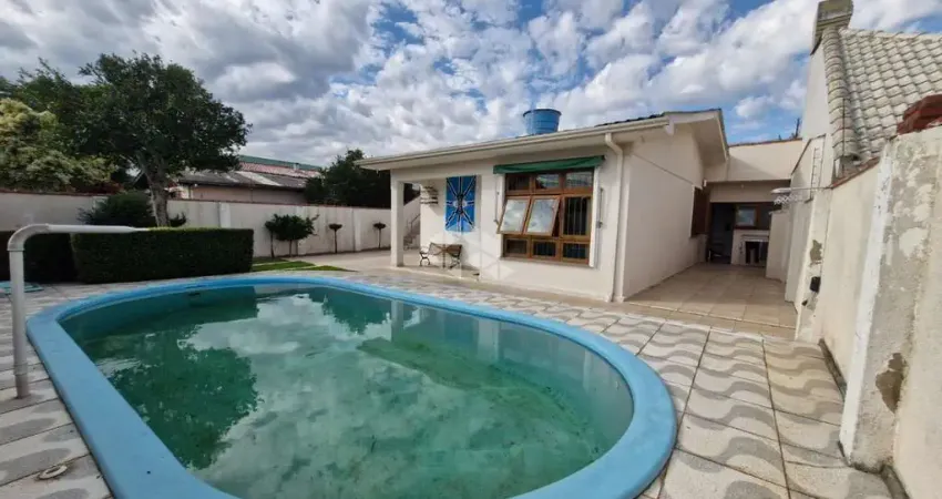 Casa com 3 dormitórios sendo 1 suíte, 3 vagas, piscina, à venda no bairro nossa senhora das graças, canoas.