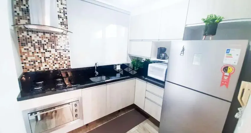 Casa em condominio fechado no bairro Igara com 2 quartos, lavabo, cozinha sob medida, semimobiliada e patio coberto nos fundos com churrasqueira.