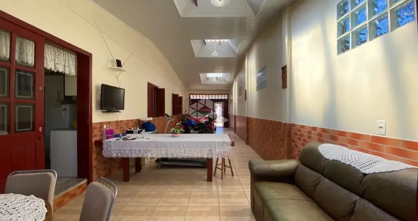 Casa plana com 4 dormitórios, sendo 01 suíte, Canoas/Bairro Niterói