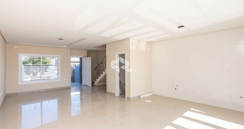 Casa no Bela Vista em Canoas, 3 dormitórios c/1 suite, sacada, 3 banheiros, 2 vagas, pátio e espaço gourmet c/ churrasqueira. Aceita financiamento