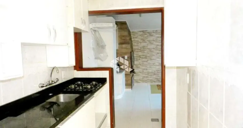 Casa em Condomínio 3 dormitórios, semimobiliado, 1 vaga de garagem, Marechal Rondon, próximo ao parkshopping Canoas, aceita financiamento e FGTS.
