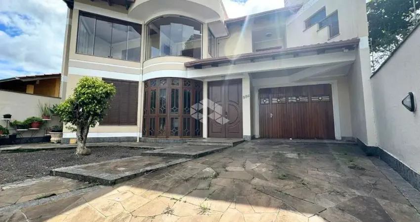 Casa com 3 dormitórios, 1 suíte master, piscina, área gourmet, no bairro estância velha, na cidade de canoas. aceita financiamento bancário e fgts.