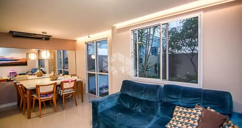 Sobrado finamente decorado com 3 (três) dorm sendo uma suíte próximo ao park shopping em Canoas