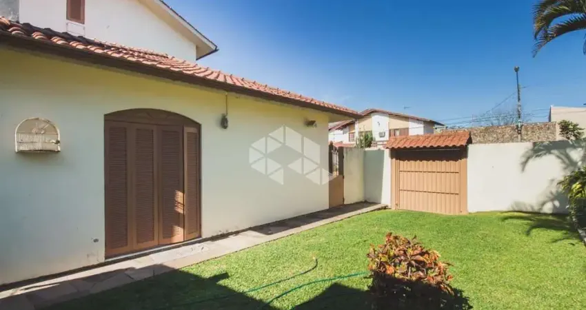 Casa semimobiliada, 3 salas, 3 dormitórios, 1suíte/hidro, 4 banheiros, água quente, churrasqueira, 2 vagas, igara/canoas. aceita fgts e financiamento.