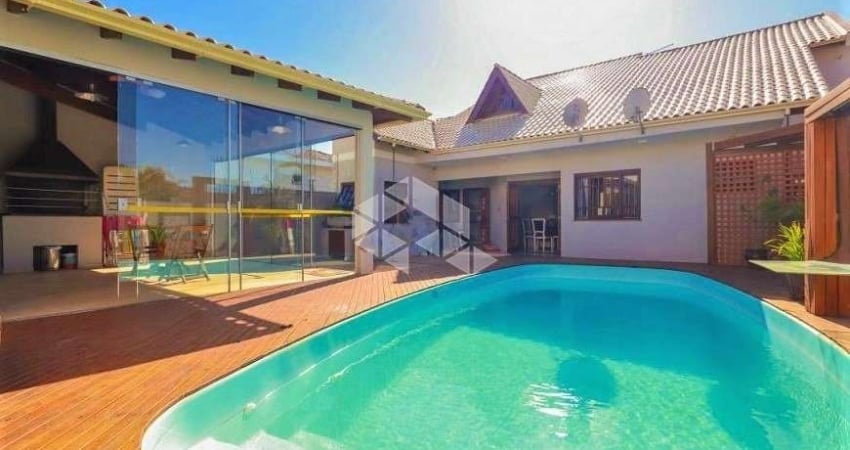 Casa 4 dormitórios, 3 suítes, 4 vagas, piscina e amplo pátio