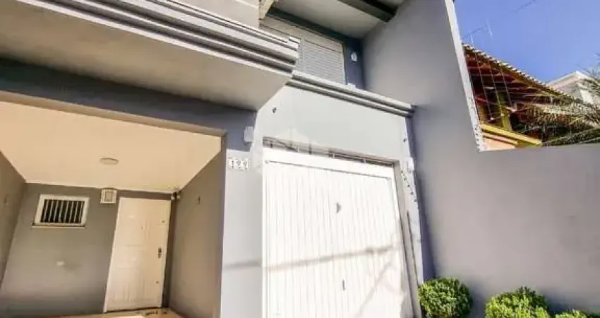 Casa sobrado semimobiliada 4 dormitórios, suíte, closet, sótão, lareira, churrasqueira, piscina e 3 vagas, bairro marechal rondon na cidade de canoas.