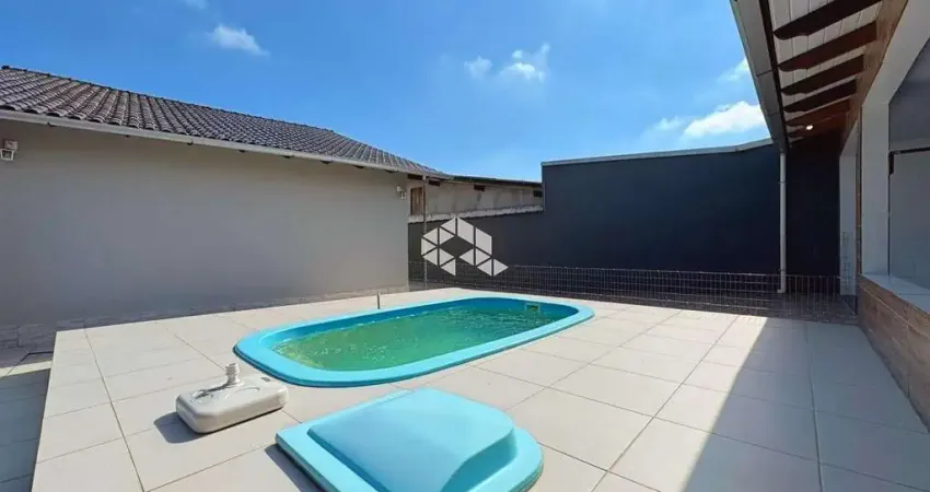 Casa com 3 dormitórios, mobiliada, com Piscina, Bairro Nossa Senhora das Graças, em Canoas/RS. Estuda proposta e aceita Financiamento bancário