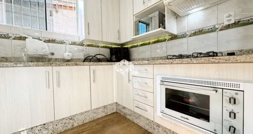 Casa com 3 dormitórios, semimobiliada, 2 banheiros, 6vagas de garagem, piscina, bairro nossa senhora das graças/canoas. aceita financiamento e fgts.